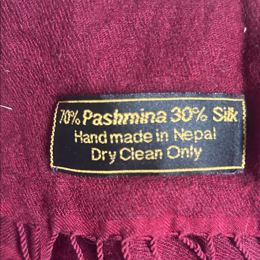 Oversized 70% Pashmina/30% Silk Scarf Burgundy Red Shawl Wrap Nepal 80 x 27 - Picture 4 of 4